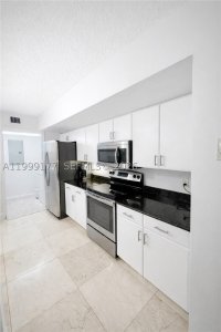 Aluguel de apartamento no The Collins Condo 1611