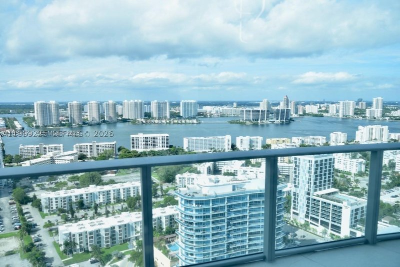 Apartment for rent at Chateau Beach Residences 2802