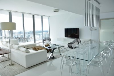 Alquiler de apartamento en Chateau Beach Residences 2802