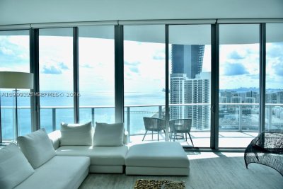 Alquiler de apartamento en Chateau Beach Residences 2802