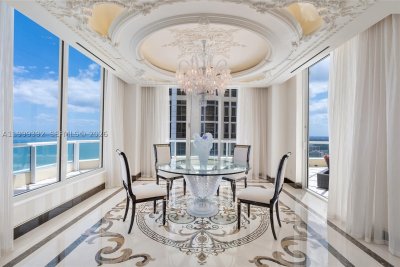 Comprar apartamento no Acqualina Resort & Spa PH4506