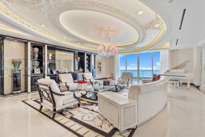Comprar apartamento no Acqualina Resort & Spa PH4506