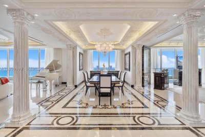 Comprar apartamento no Acqualina Resort & Spa PH4506