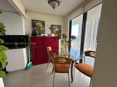Comprar apartamento no Winston Towers 2202