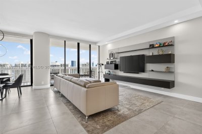 Comprar apartamento en 1000 Williams Island 3107
