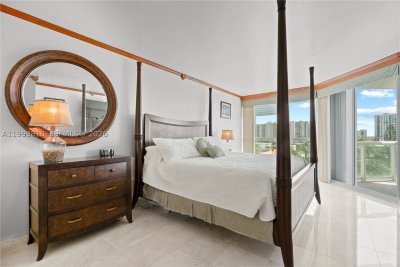 Comprar apartamento no Oceania 5 554