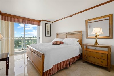 Comprar apartamento no Oceania 5 554