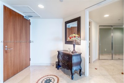 Comprar apartamento no Oceania 5 554