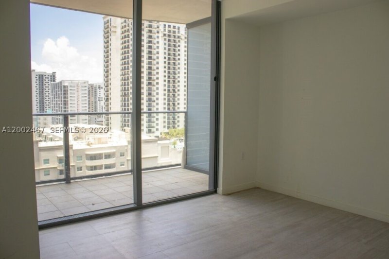 Condo for sale at Brickell Flatiron 1906