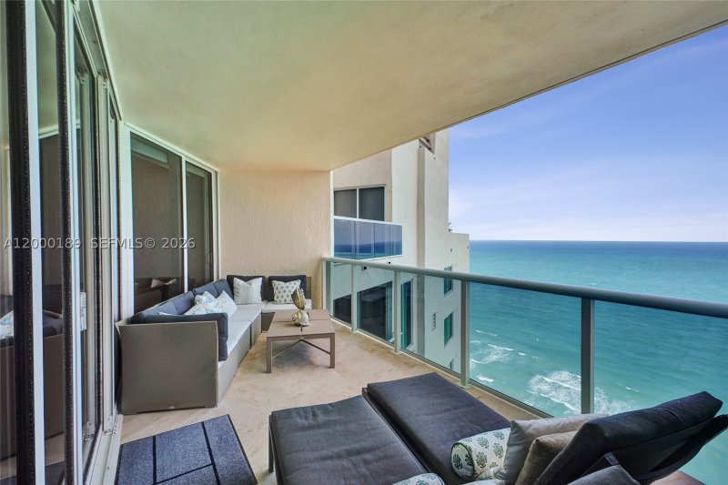Comprar apartamento en Ocean Two 2703