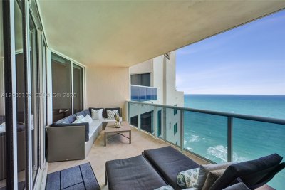 Comprar apartamento no Ocean Two 2703