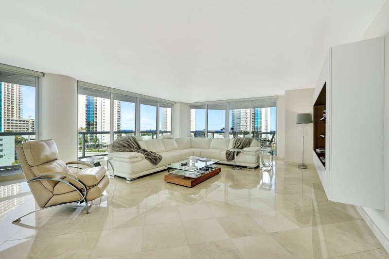 Comprar apartamento en Oceania 4 641