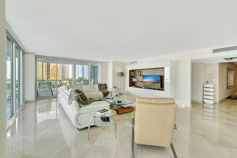 Comprar apartamento en Oceania 4 641