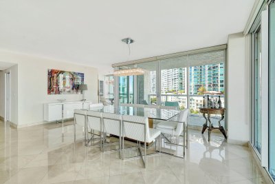 Comprar apartamento en Oceania 4 641