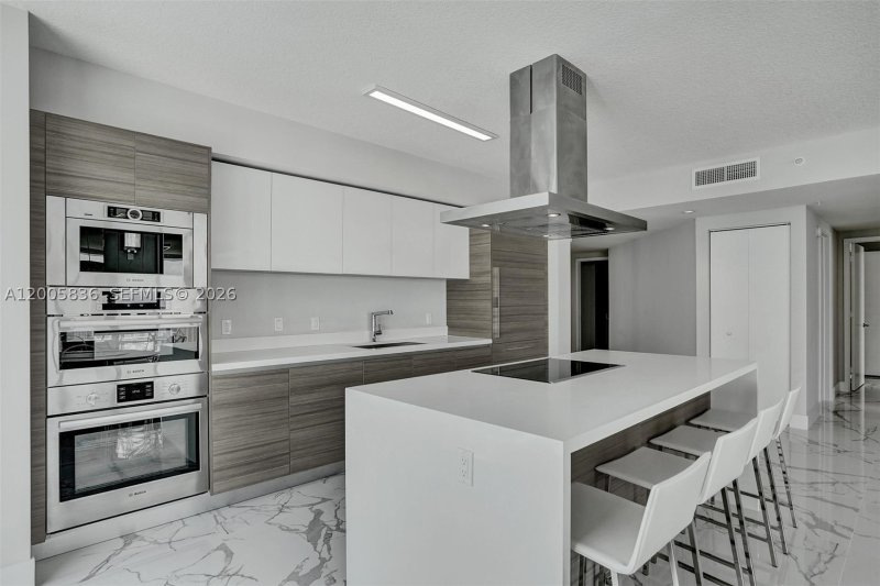 Comprar apartamento en Parque Towers at St. Tropez 5-2207