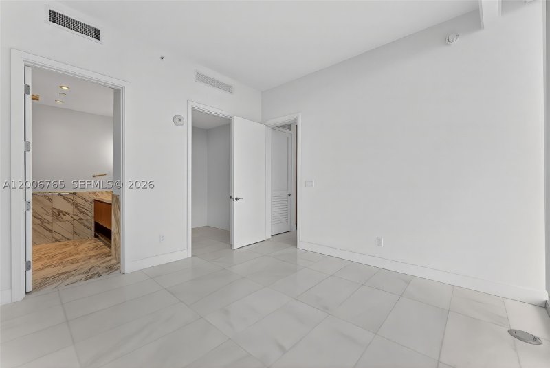 Comprar apartamento no Una Residences at Brickell 604