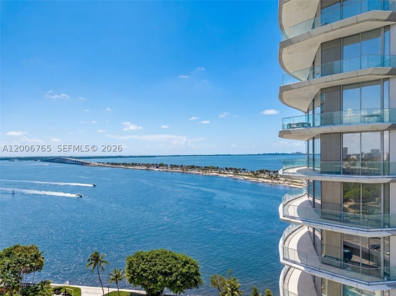 Comprar apartamento no Una Residences at Brickell 604