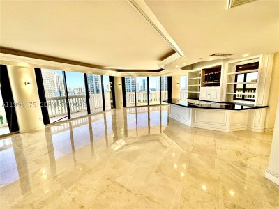 Comprar apartamento no 2000 Williams Island 1801