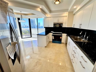 Comprar apartamento no 2000 Williams Island 1801