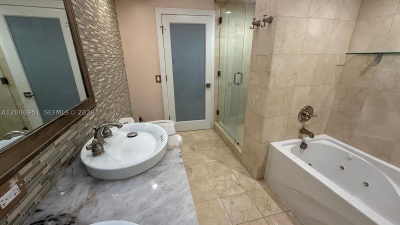 Apartment for rent at Akoya 906