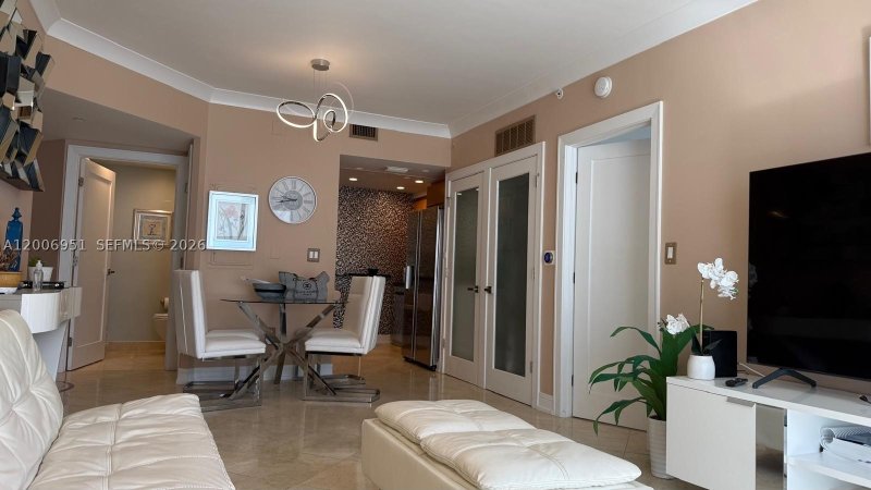 Apartment for rent at Akoya 906
