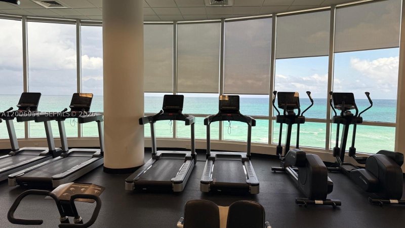 Apartment for rent at Akoya 906