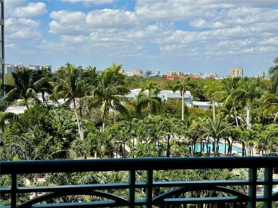 Comprar apartamento no Ritz Carlton Coconut Grove 805