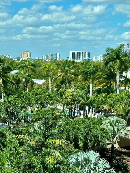 Comprar apartamento no Ritz Carlton Coconut Grove 805