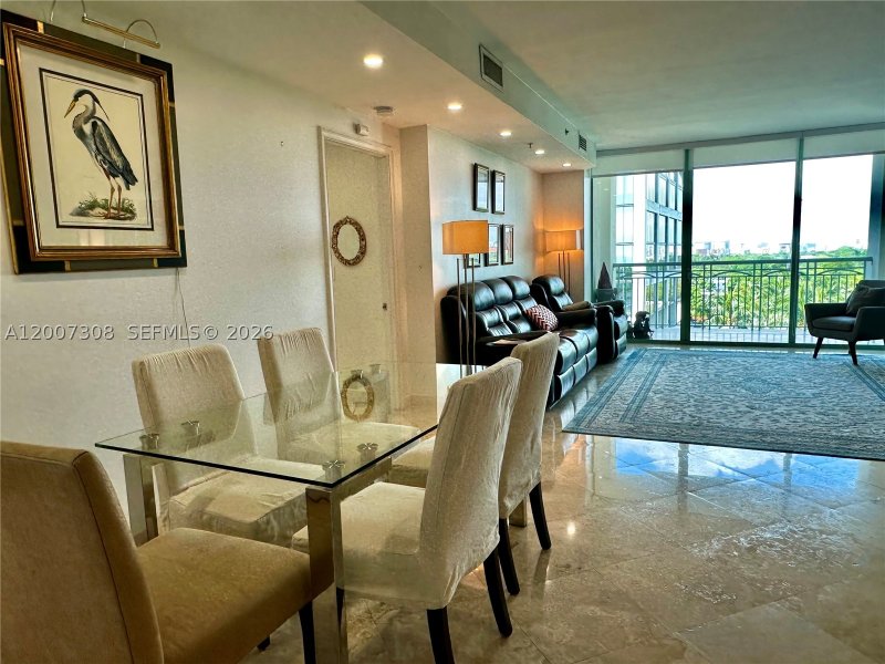 Comprar apartamento en Ritz Carlton Coconut Grove 805