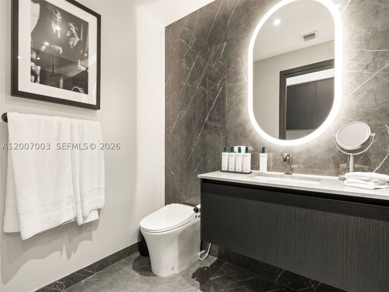 Condo for sale at E11EVEN Hotel & Residences 4202