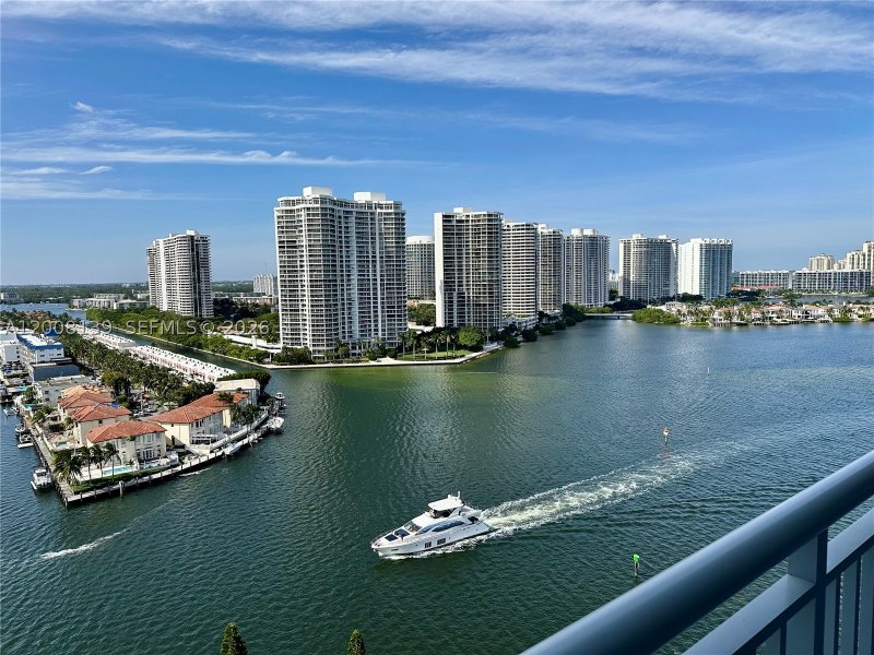 Comprar apartamento en Winston Towers 2020