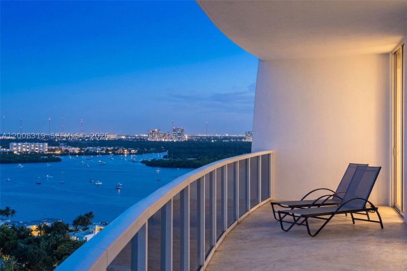 Comprar apartamento en Bellini Bal Harbour 2004