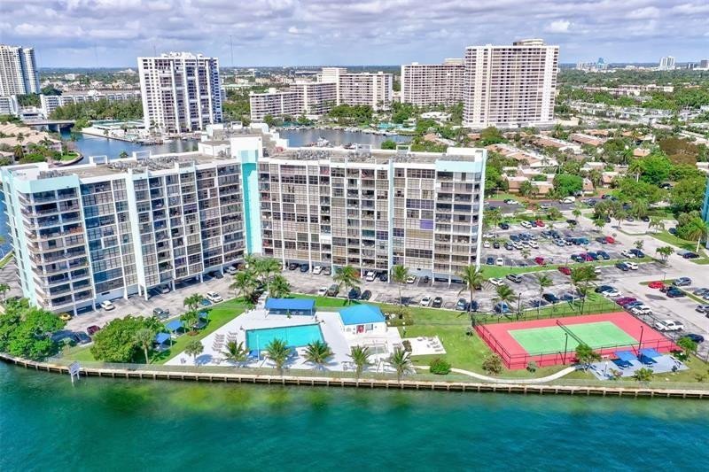 Comprar apartamento en 200 Leslie 626