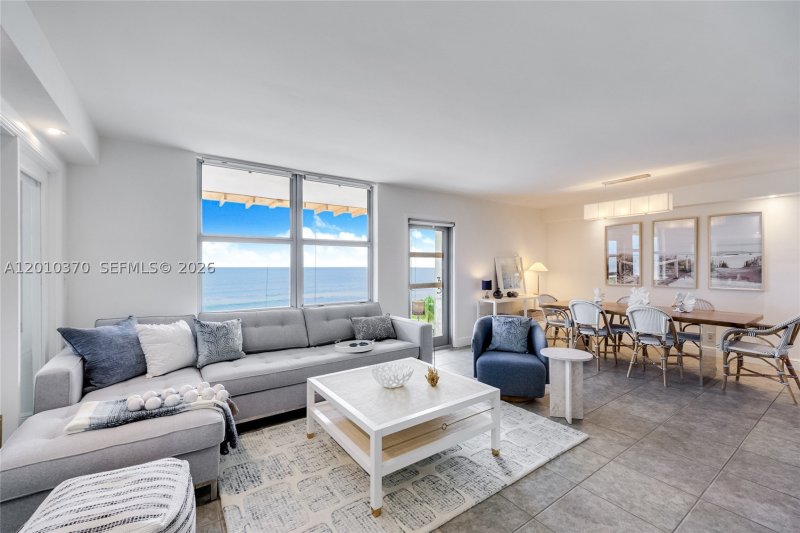 Condo for sale at Four Winds Condo 501