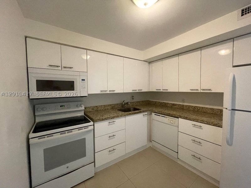 Apartment for rent at Avant Garde 1504