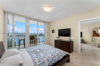 Comprar apartamento no Bentley Bay South 1203