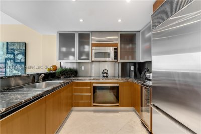 Comprar apartamento no Bentley Bay South 1203