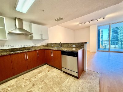 Comprar apartamento no Sail at Brickell 2906