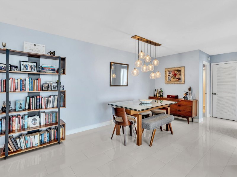 Condo for sale at Vantage View 1102