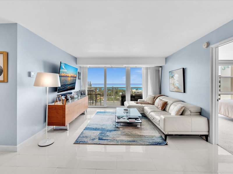 Condo for sale at Vantage View 1102