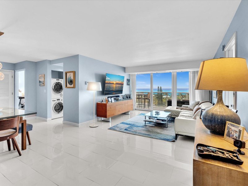 Condo for sale at Vantage View 1102