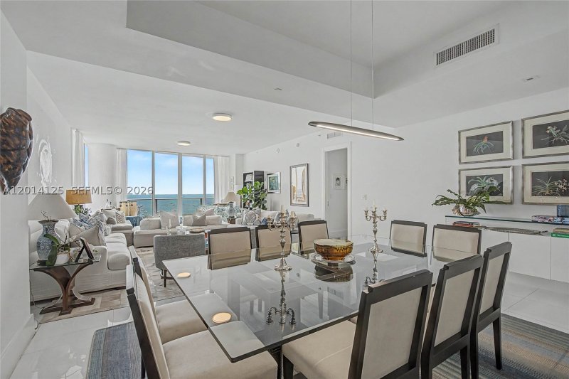 Apartment for rent at Grovenor House 2601