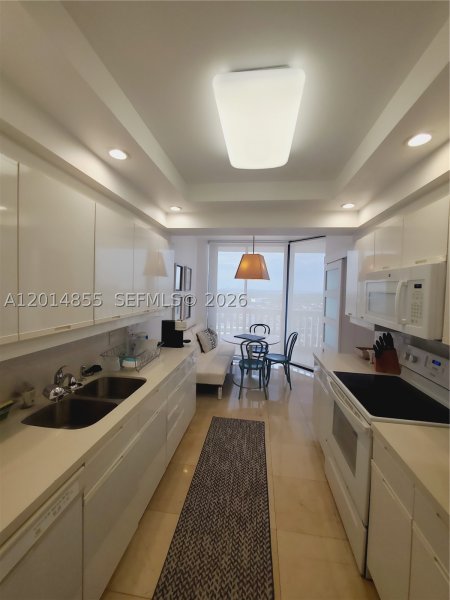 Apartment for rent at 2000 Williams Island 2703
