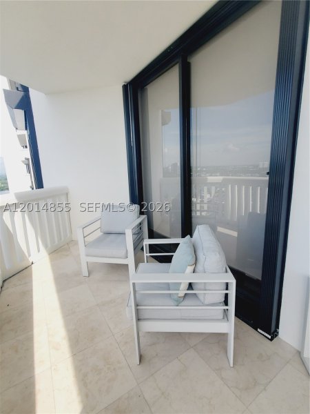 Apartment for rent at 2000 Williams Island 2703