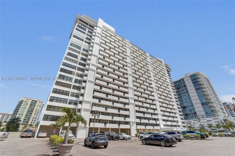 Condo for sale at The Corinthian 4F
