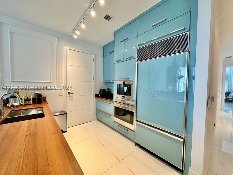 Apartment for rent at Trump Tower Three 3302
