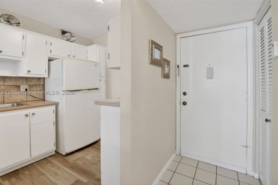 Aluguel de apartamento no Imperial Towers 225