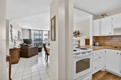Aluguel de apartamento no Imperial Towers 225
