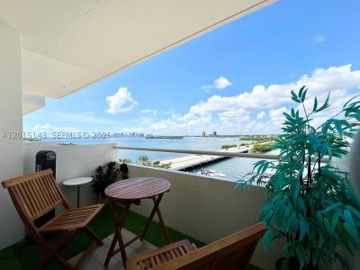 Bayshore Yacht Tennis Club Apt #705