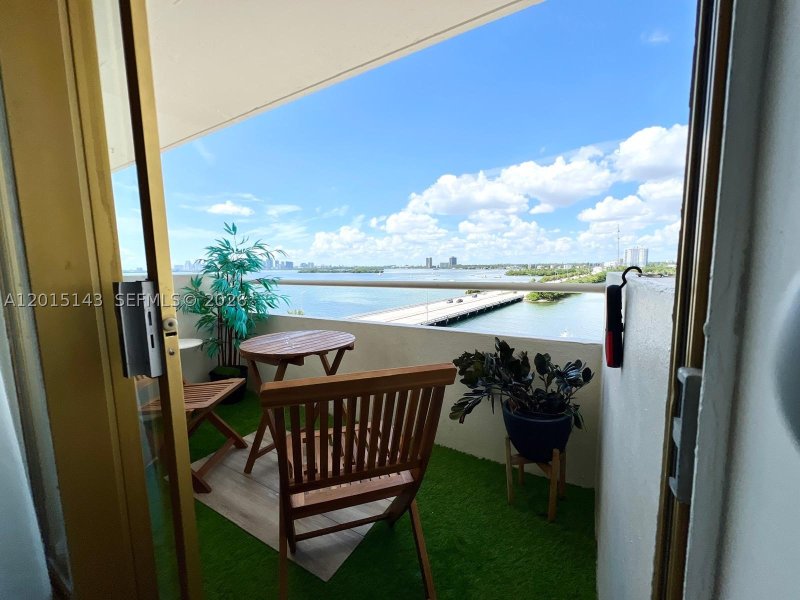 Apartment for rent at Bayshore Yacht Tennis Club 705